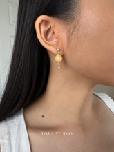 Load image into Gallery viewer, Esther Topaz Earring