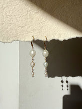 Load image into Gallery viewer, Eunice Beaded Pearl Earring