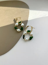 Load image into Gallery viewer, Margaret Pearl Huggie Hoop Earring