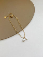 Load image into Gallery viewer, Frida 14k Gold Dainty Bracelet