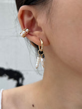 Load image into Gallery viewer, Hailey Pearl Huggie Hoop Earring (Single)