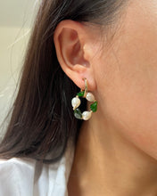 Load image into Gallery viewer, Margaret Pearl Huggie Hoop Earring