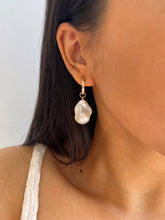 Load image into Gallery viewer, Drea Pearl Hoop Earring (PAIR)