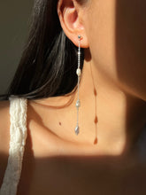 Load image into Gallery viewer, Riley Freshwater Pearl Drop Earrings
