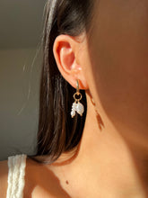 Load image into Gallery viewer, Hailey Pearl Huggie Hoop Earring (Single)