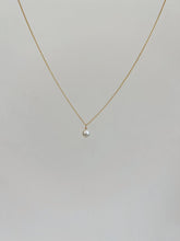 Load image into Gallery viewer, Harper Pearl Dainty Necklace