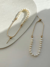 Load image into Gallery viewer, Blake Minimalist Beaded Pearl Earring