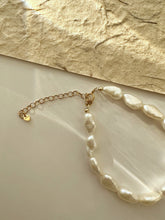 Load image into Gallery viewer, Olivia 14K Gold Baroque Beaded Pearl Bracelet