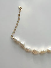 Load image into Gallery viewer, Olivia 14K Gold Baroque Beaded Pearl Bracelet