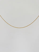 Load image into Gallery viewer, Wavy Twist Singapore Chain Necklace