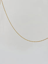 Load image into Gallery viewer, Wavy Twist Singapore Chain Necklace