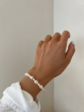 Load image into Gallery viewer, Sandra Beaded Pearl Bracelet Adjustable