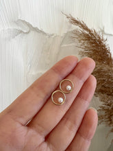 Load image into Gallery viewer, Demi 14K Gold Circle Akoya Pearl Mini Stud Earring