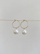 Load image into Gallery viewer, Eve 14K Gold Natural White Freshwater Pearl Dainty Dangle Earrings