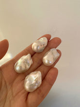 Load image into Gallery viewer, Drea 14k Gold Baroque Pearl Pendant Necklace Adjustable