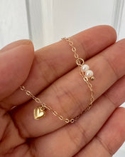 Load image into Gallery viewer, Giselle 14k Gold-Filled Heart Pearl Necklace Choker