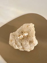 Load image into Gallery viewer, Aria 14k Gold Freshwater Pearl Ear Cuff