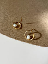 Load image into Gallery viewer, Demi 14K Gold Circle Akoya Pearl Mini Stud Earring