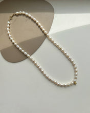Load image into Gallery viewer, Mag Mini Beaded Pearl Choker Necklaces with Ball Pendant
