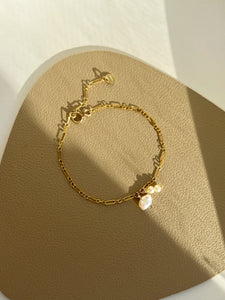 Frida 14k Gold Dainty Bracelet