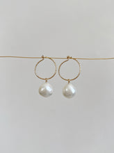 Load image into Gallery viewer, Eve 14K Gold Natural White Freshwater Pearl Dainty Dangle Earrings
